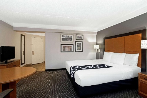 La Quinta Inn & Suites by Wyndham Tucson Airport image 14