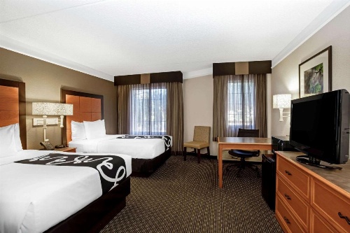 La Quinta Inn & Suites by Wyndham Tucson Airport image 15