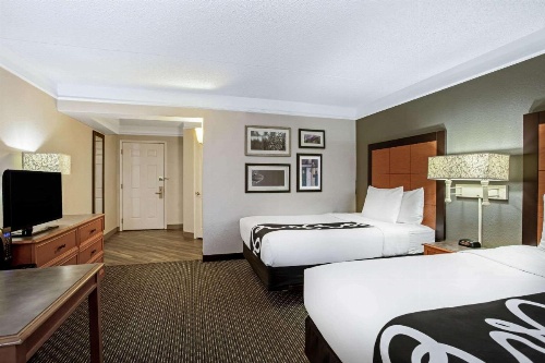 La Quinta Inn & Suites by Wyndham Tucson Airport image 19