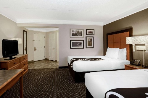 La Quinta Inn & Suites by Wyndham Tucson Airport image 21