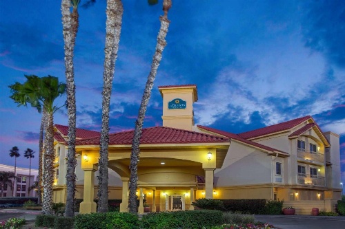 La Quinta Inn & Suites by Wyndham Tucson Airport image 27