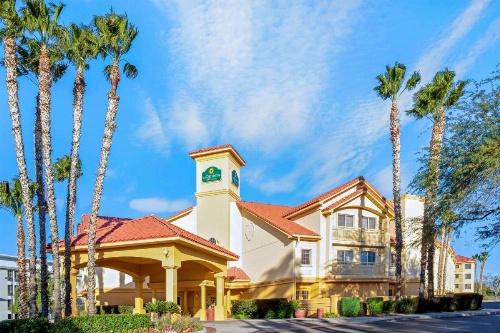 La Quinta Inn & Suites by Wyndham Tucson Airport image 30